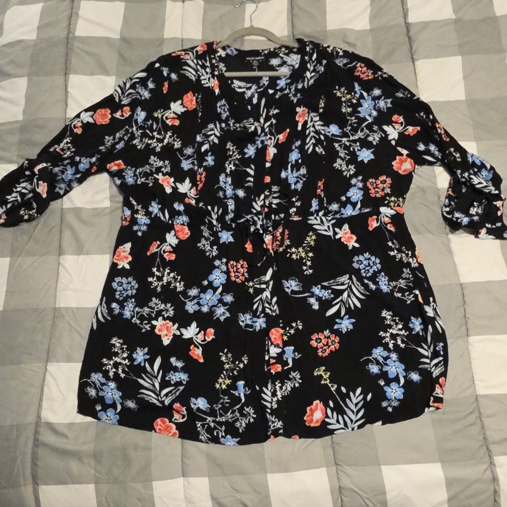 Hillary Radley 2X Floral Black Women's Buttons Up Top